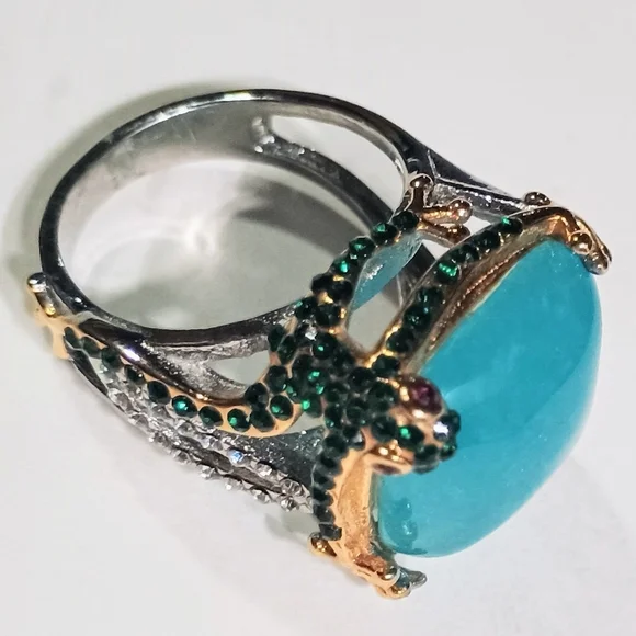 Elegant Turquoise Stone and Gold-Plated Gecko Ring Size 9 - Picture 1 of 8